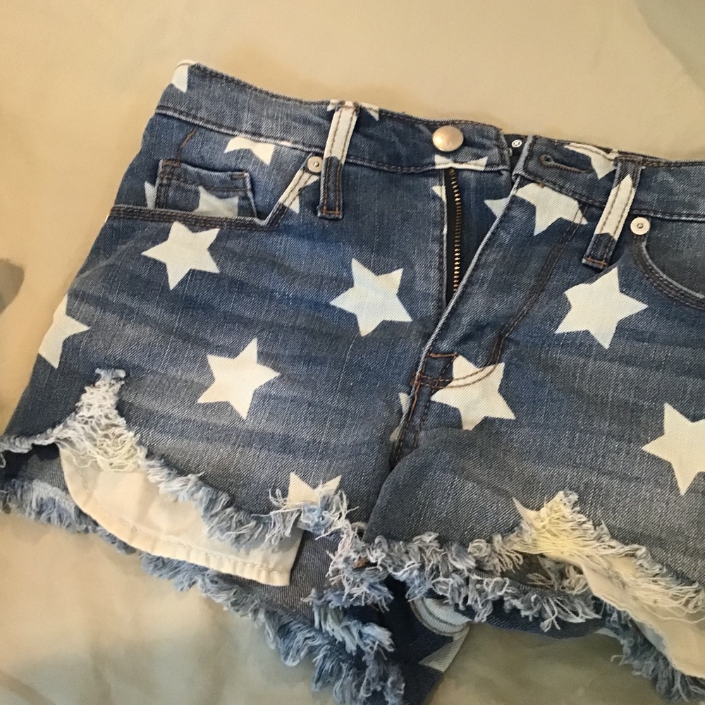 Star shorts